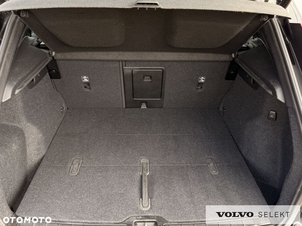 Volvo XC 40 - 25