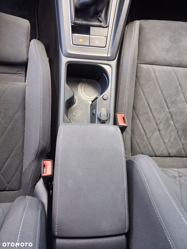Volkswagen Golf - 35