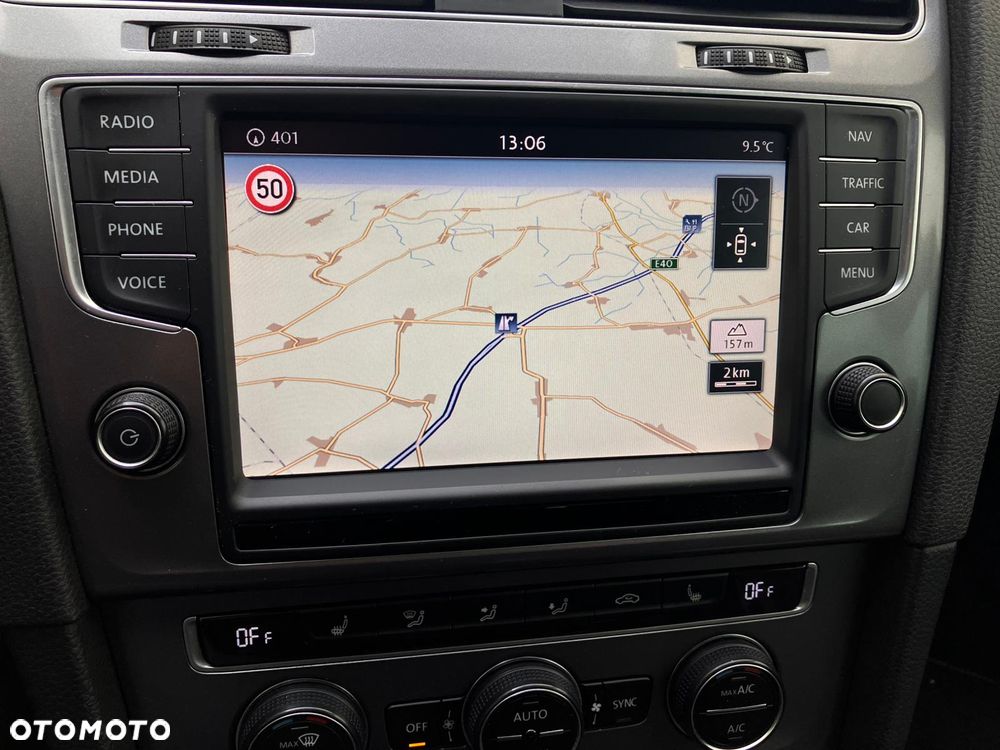 Volkswagen Golf 2.0 TDI BlueMotion Technology Lounge - 20