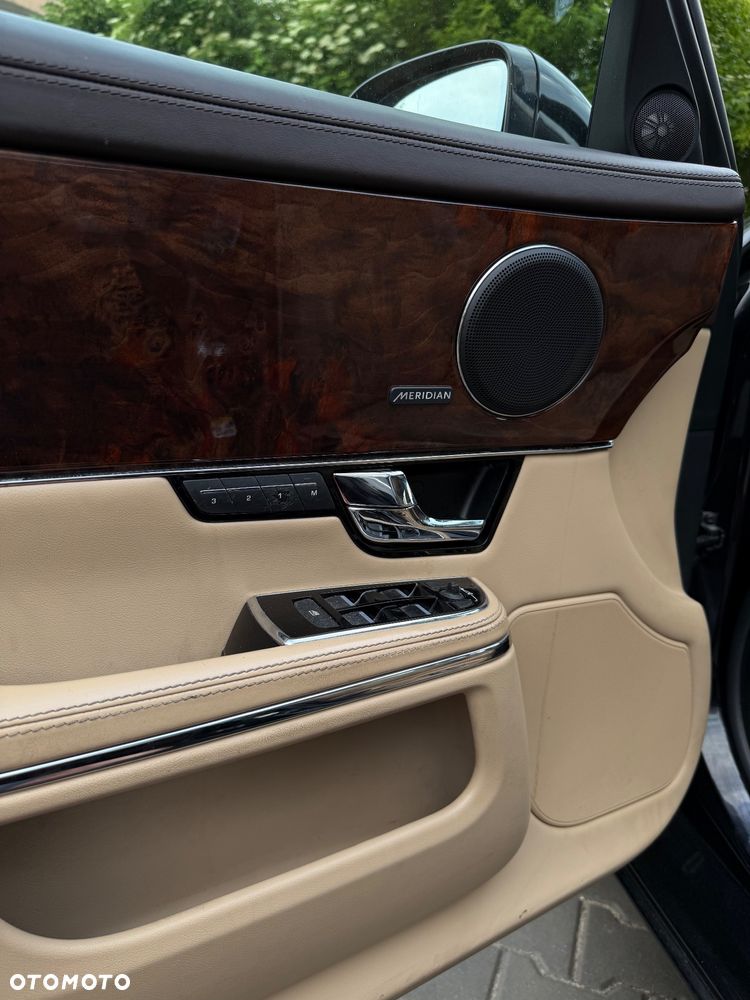 Jaguar XJ 3.0 D V6 Portfolio - 25