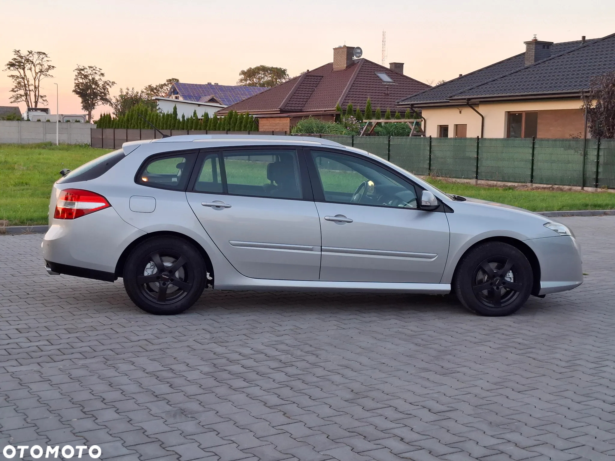 Renault Laguna 2.0 dCi Black Edition - 10