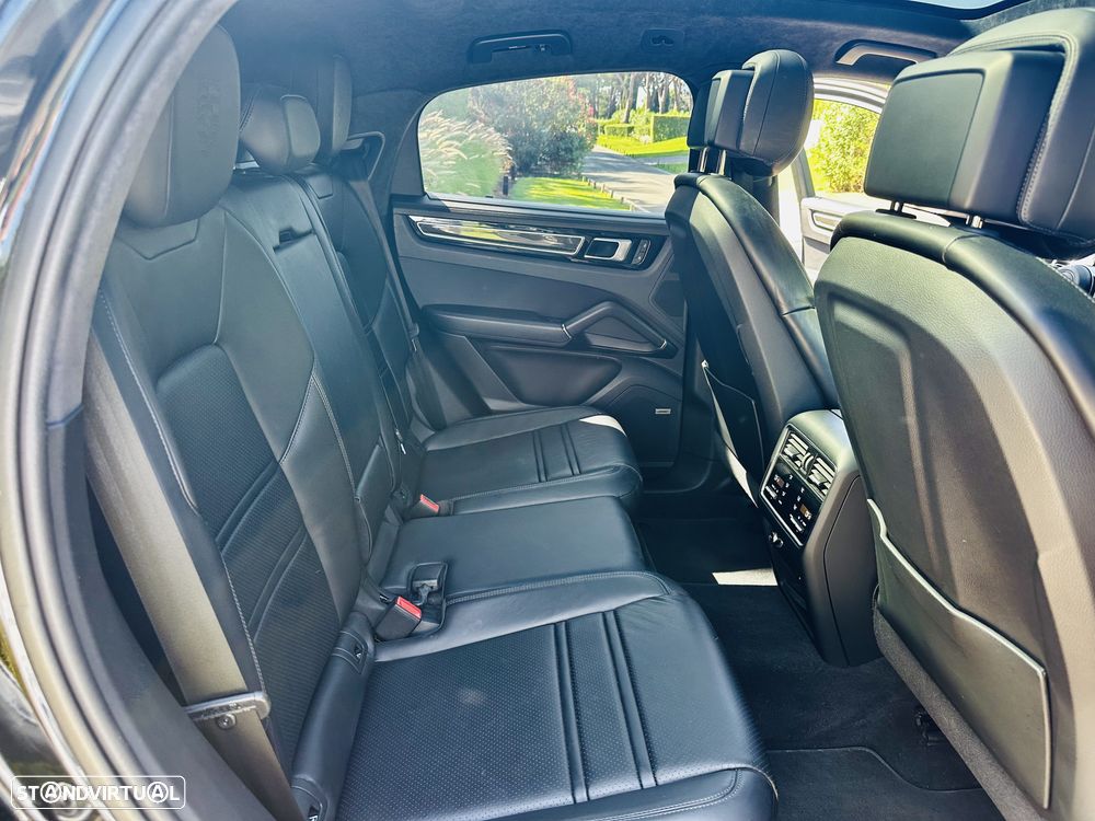 Porsche Cayenne GTS - 27