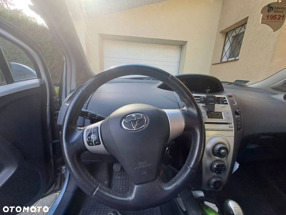 Toyota Yaris - 8