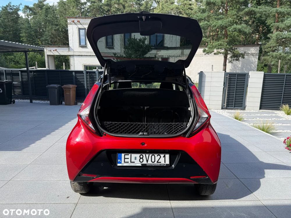 Toyota Aygo x.shift x-play connect - 17