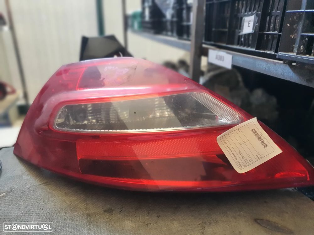 FAROLIM ESQUERDO RENAULT MEGANE II / 8200413214 - 1