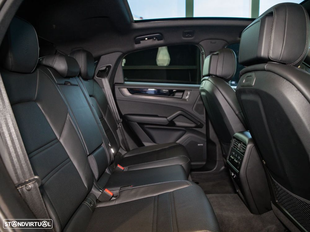 Porsche Cayenne Coupé E-Hybrid Black Edition - 42