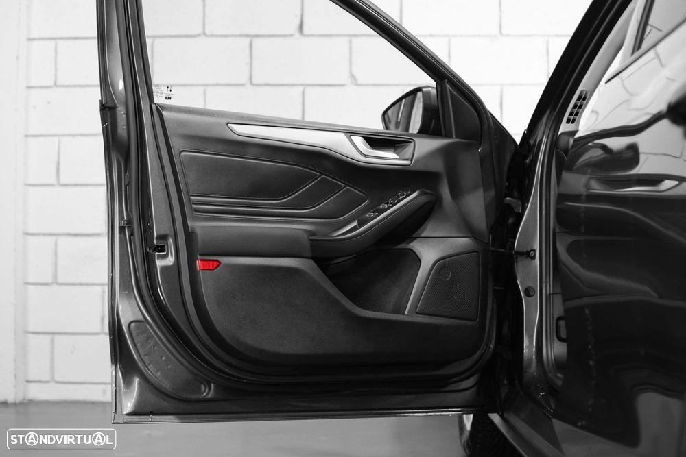 Ford Focus 1.0 EcoBoost MHEV Titanium - 24