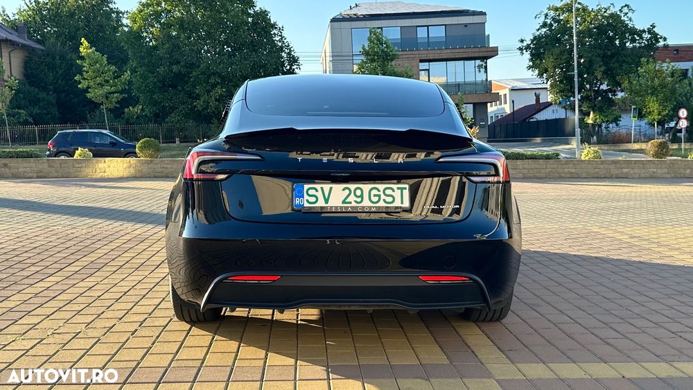 Tesla Model 3 - 2