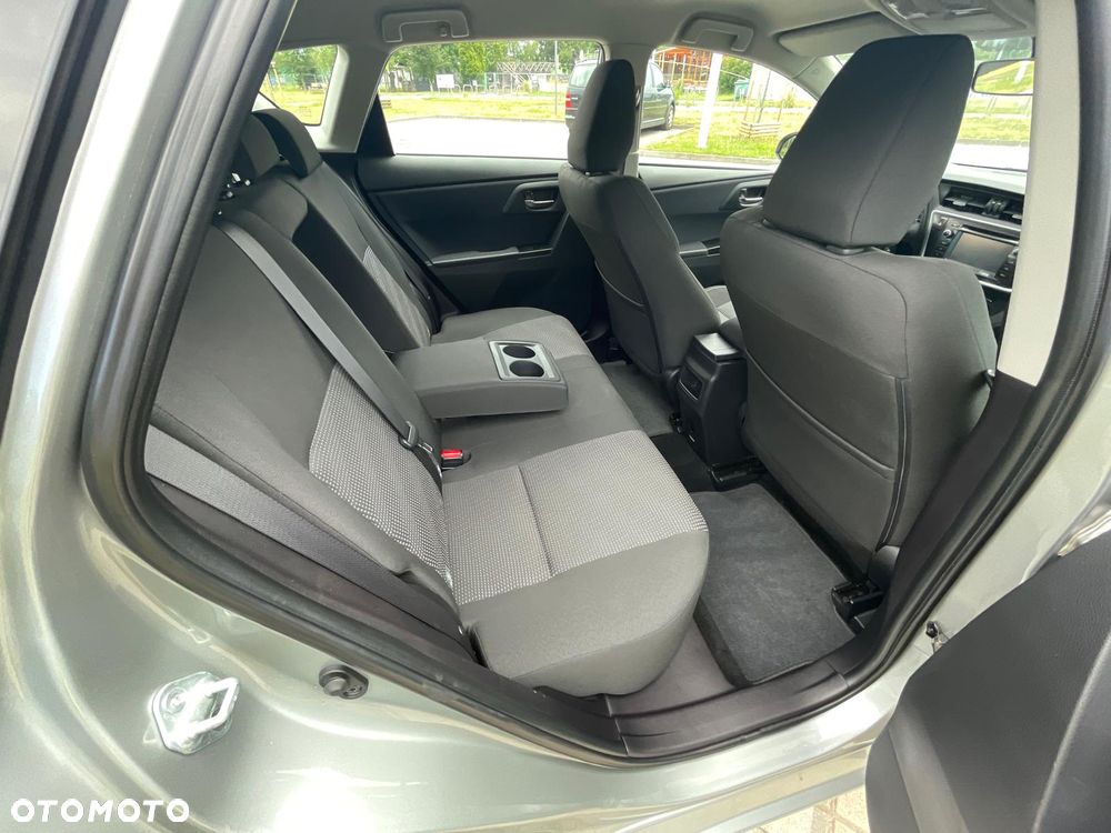Toyota Auris 1.6 Valvematic Executive - 13