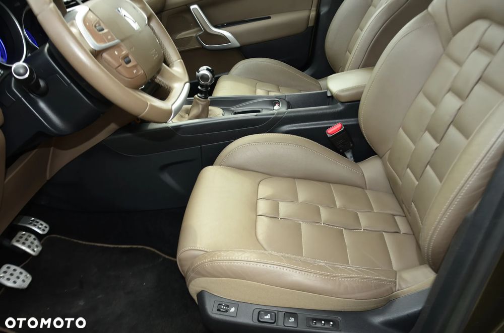Citroën DS4 e-HDi 115 SoChic - 16