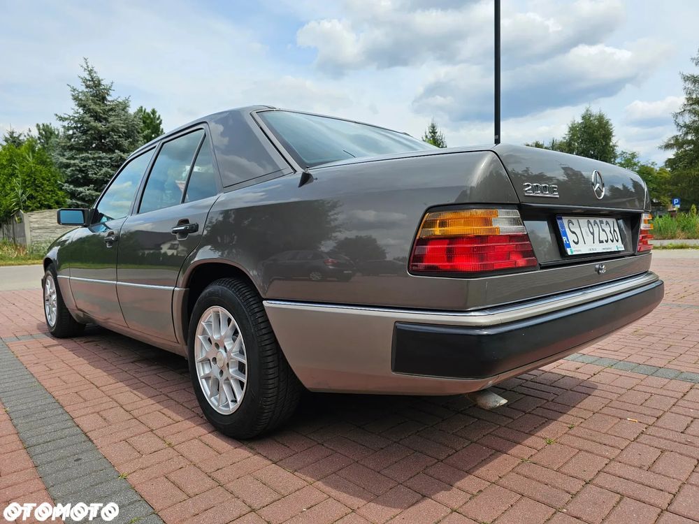 Mercedes-Benz W124 (1984-1993) ver-standard - 4