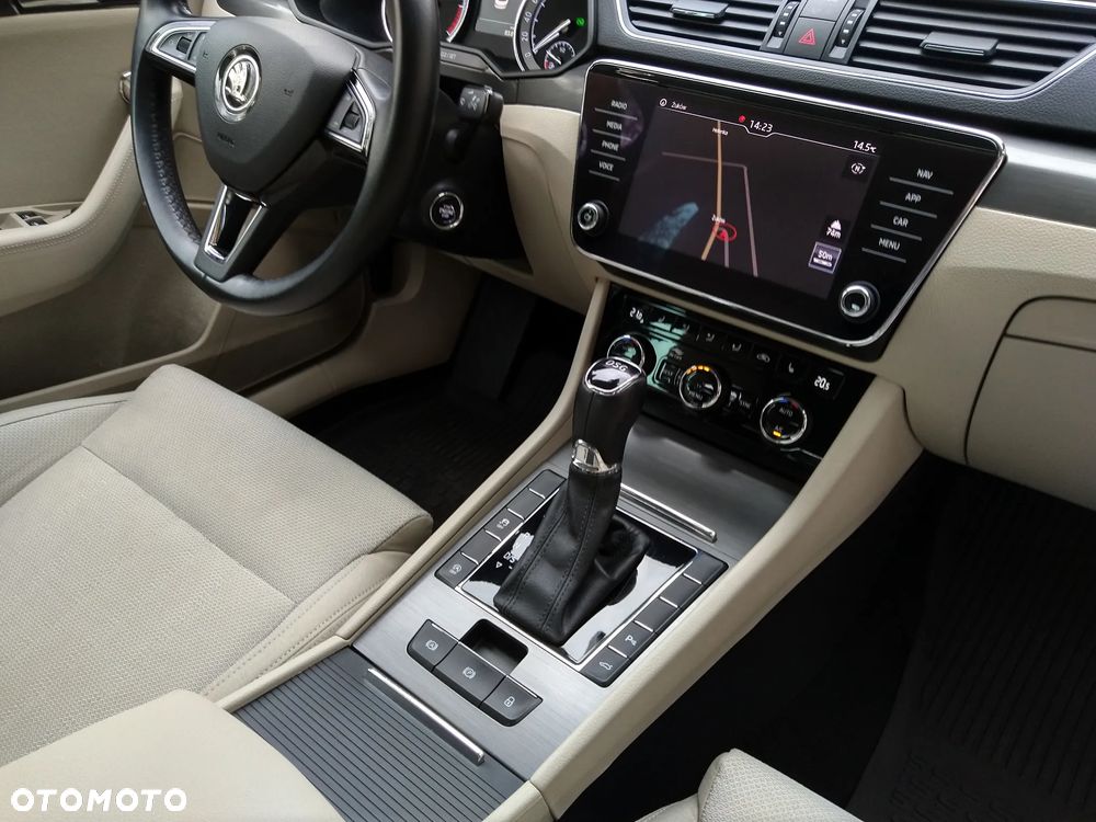 Skoda Superb 2.0 TDI SCR Style DSG - 12