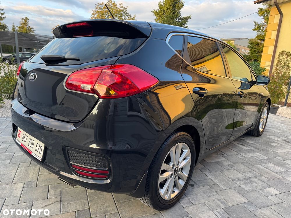 Kia Ceed 1.4 CVVT Dream-Team Edition - 19