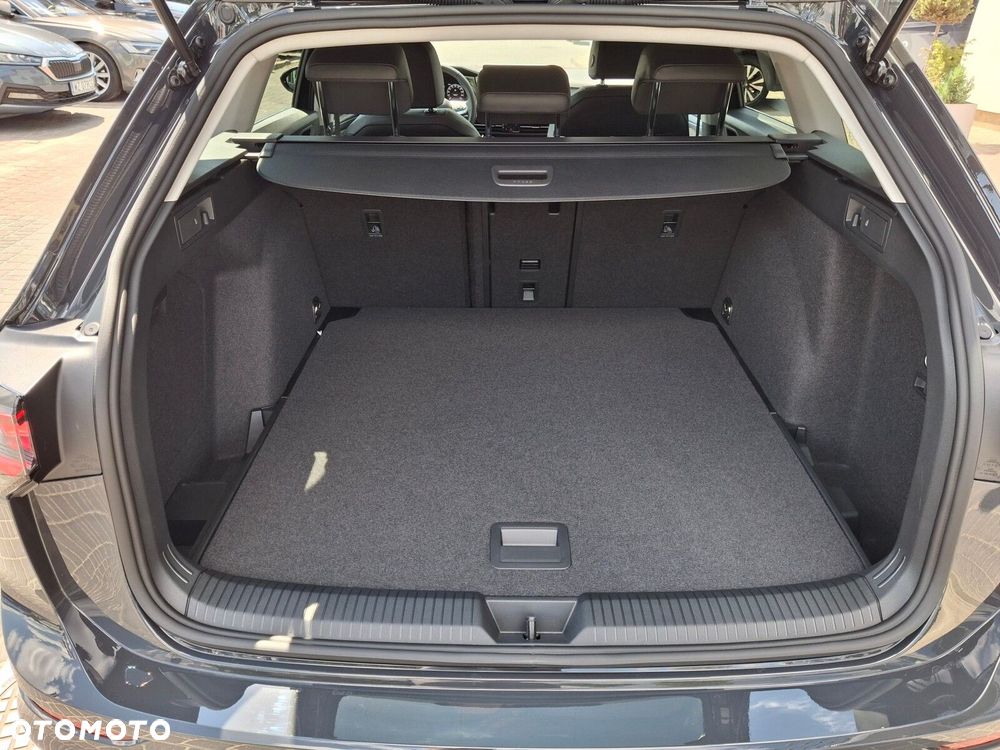Volkswagen Golf - 11