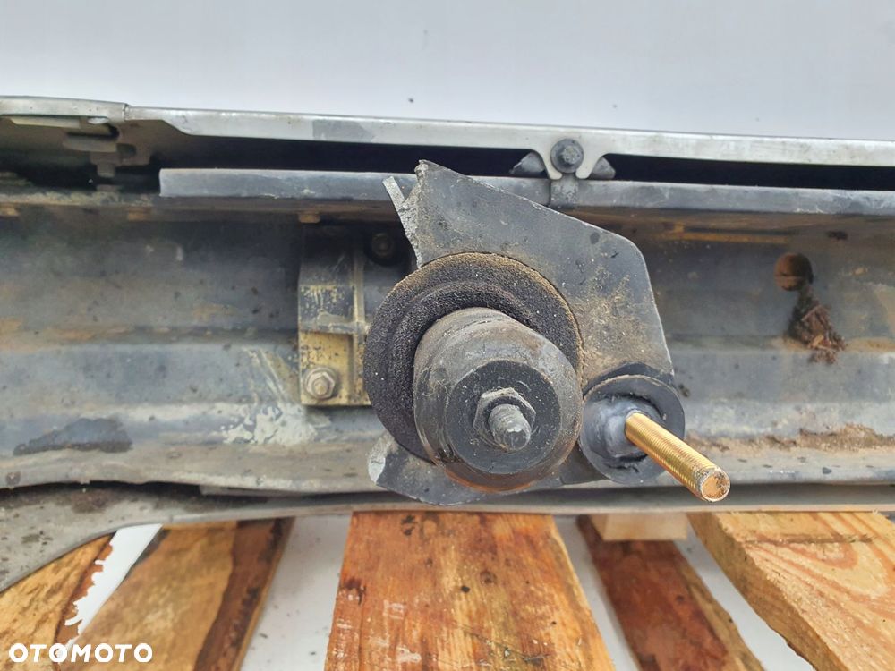 Mercedes W126 C126 SEC COUPE TYLNY ZDERZAK TYŁ USA - 11