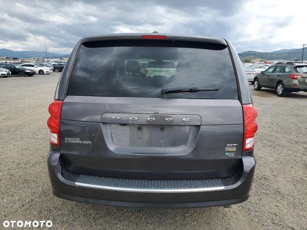 Dodge Grand Caravan - 6