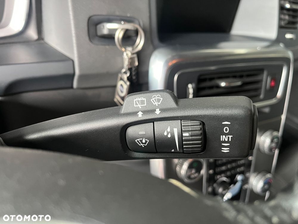 Volvo V60 D3 Summum - 14