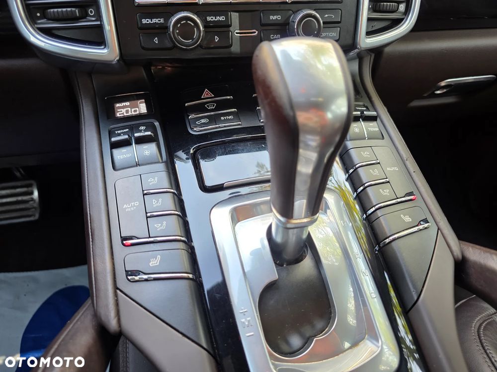 Porsche Cayenne GTS Tiptronic S - 17