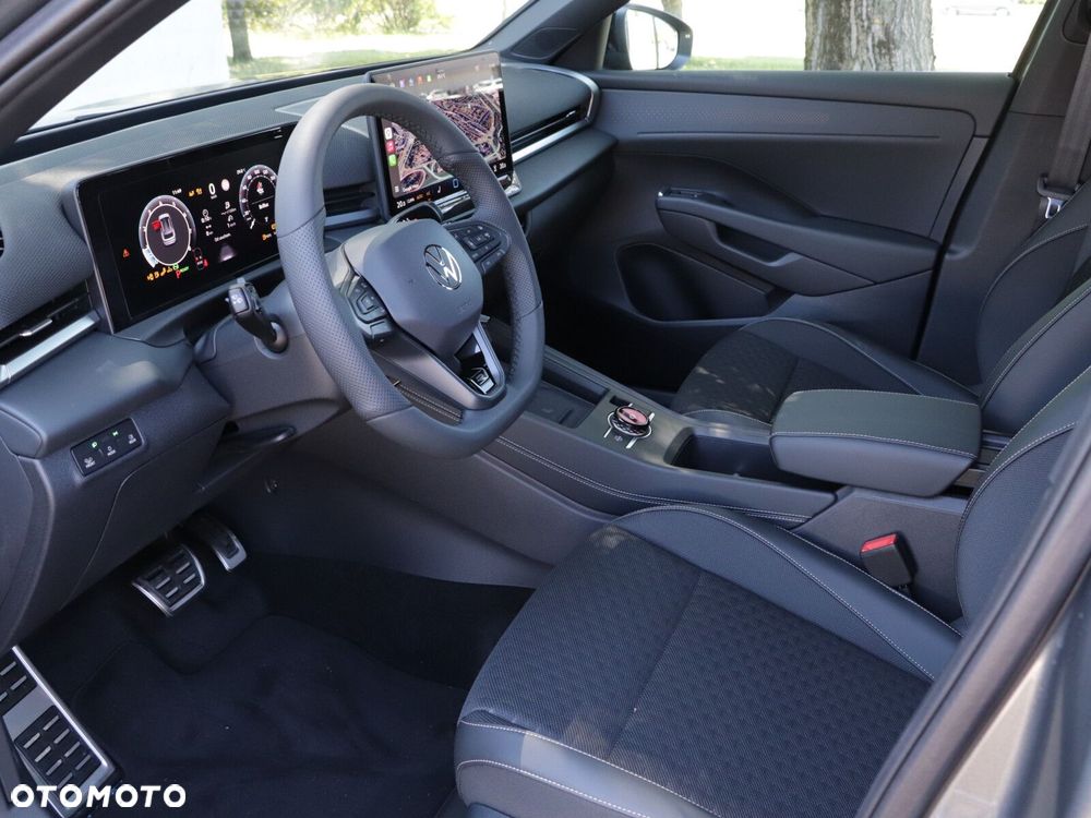 Volkswagen T-Roc - 11