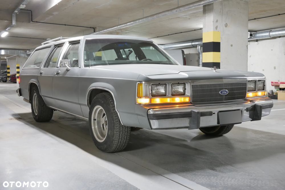 Ford Crown - 4