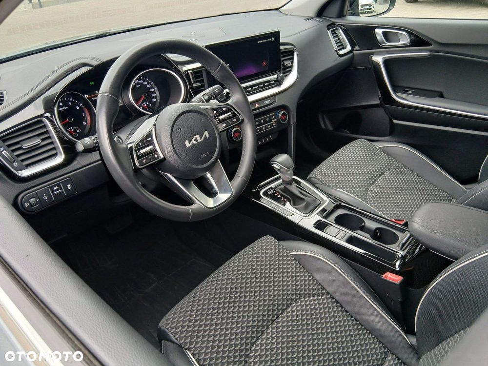 Kia Ceed - 13