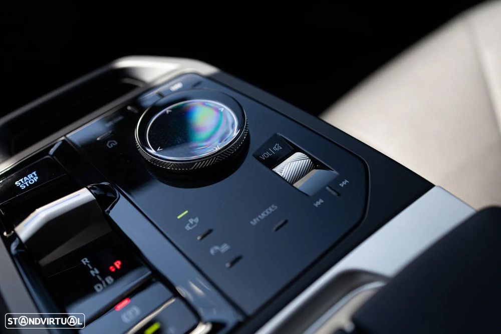 BMW iX xDrive 40 Pack Desportivo - 22
