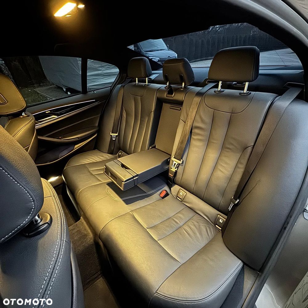 BMW Seria 5 530d Sport Line - 30
