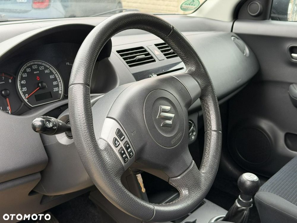 Suzuki Swift - 12