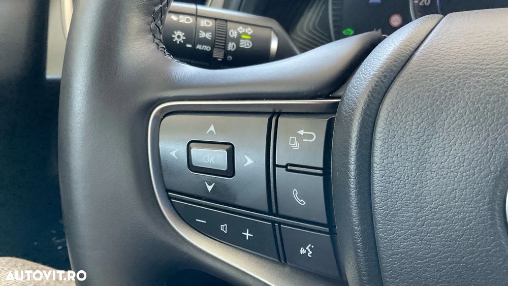 Lexus UX 250h Business Edition - 19
