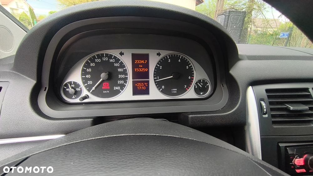 Mercedes-Benz Klasa B 180 BlueEFFICIENCY - 14