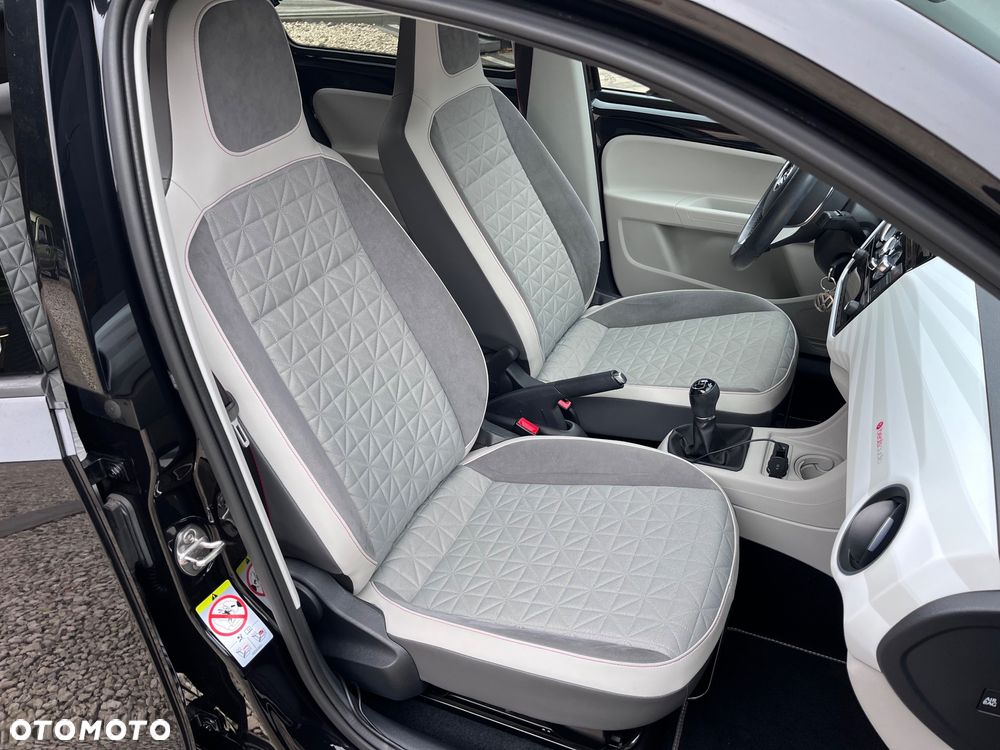 Volkswagen up! 1.0 beats - 22