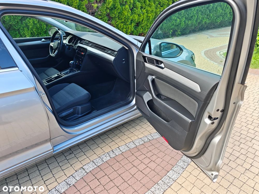 Volkswagen Passat - 13