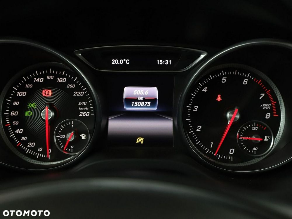 Mercedes-Benz CLA 180 Urban - 23