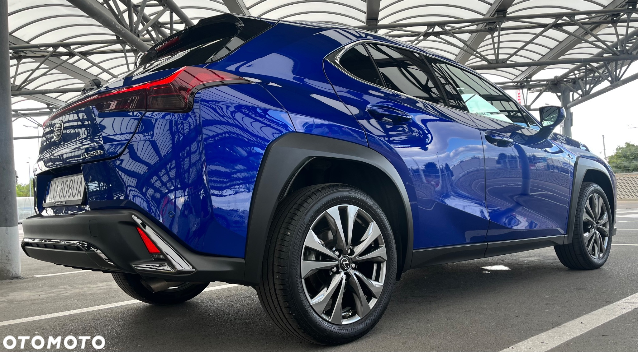 Lexus UX 250h (E-FOUR) F SPORT - 24
