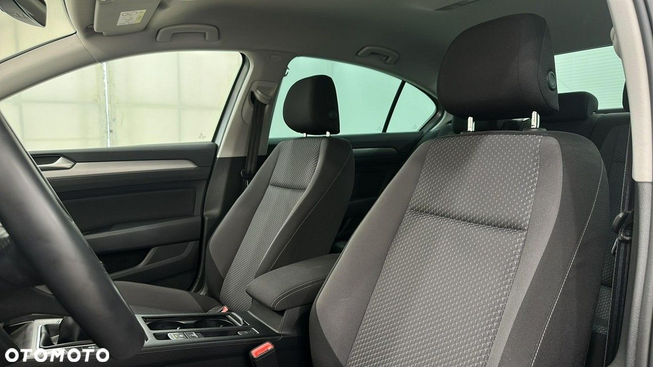 Volkswagen Passat 2.0 TDI EVO Essence - 17