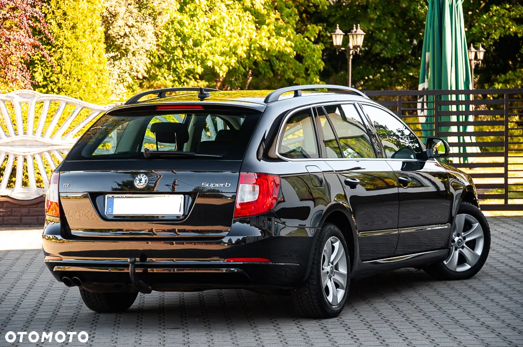Skoda Superb 2.0 TDI DSG Exclusive - 14