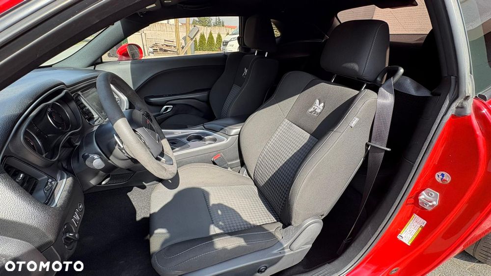 Dodge Challenger 6.4 Scat Pack - 11