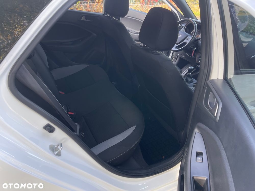 Hyundai i20 1.2 BlueDrive Elegant - 20