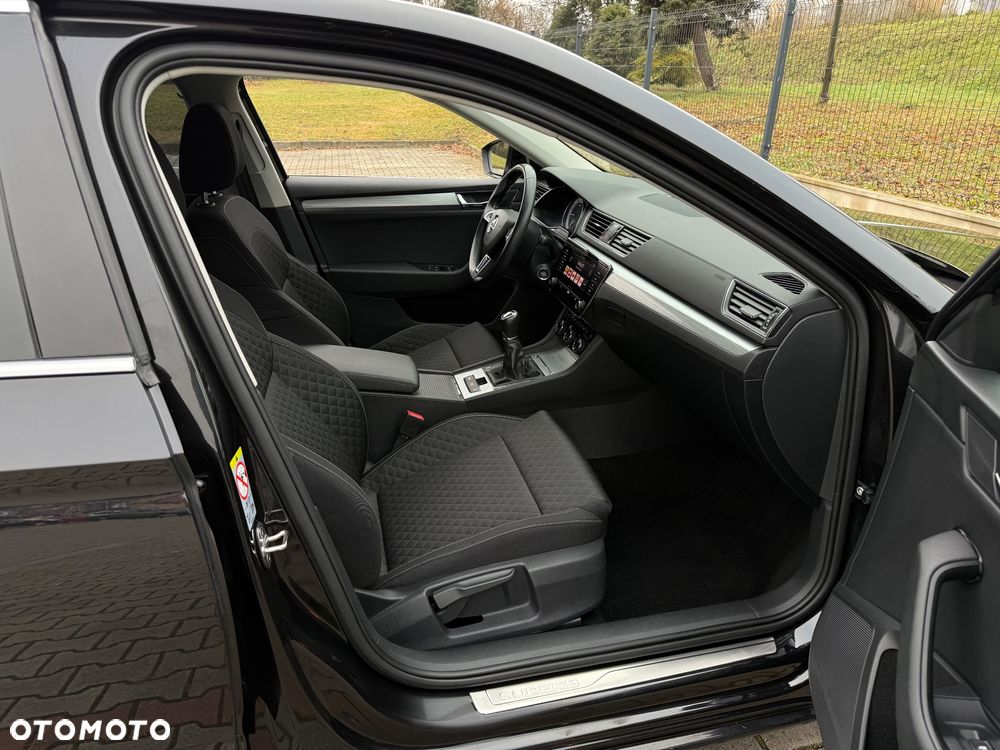 Skoda Superb 2.0 TDI SCR Ambition - 25