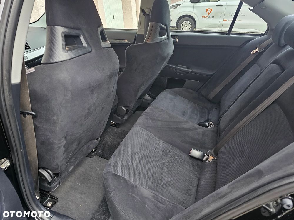 Mitsubishi Lancer - 12