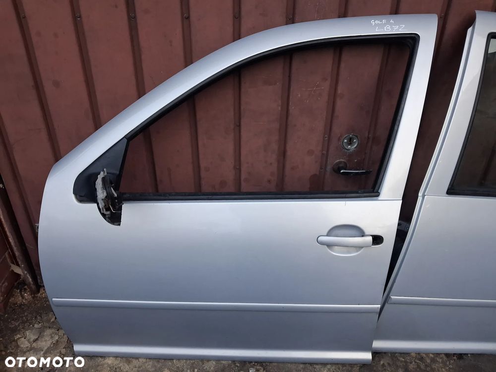Volkswagen Golf 4 IV HB Drzwi lewe LB7Z srebrne przód przednie kierowcy tył tył Generation szeroka listwa - 3