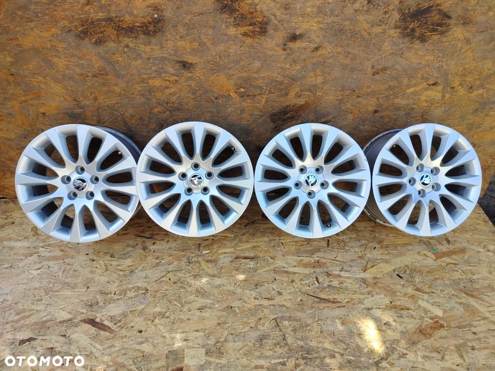 SKODA SUPERB 3T0601025G FELGI ALUMINIOWE KOMPLET X4 ET49 57,1 5X112 - 1