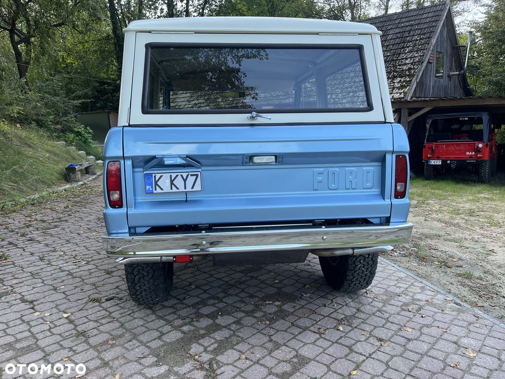 Ford Bronco - 5