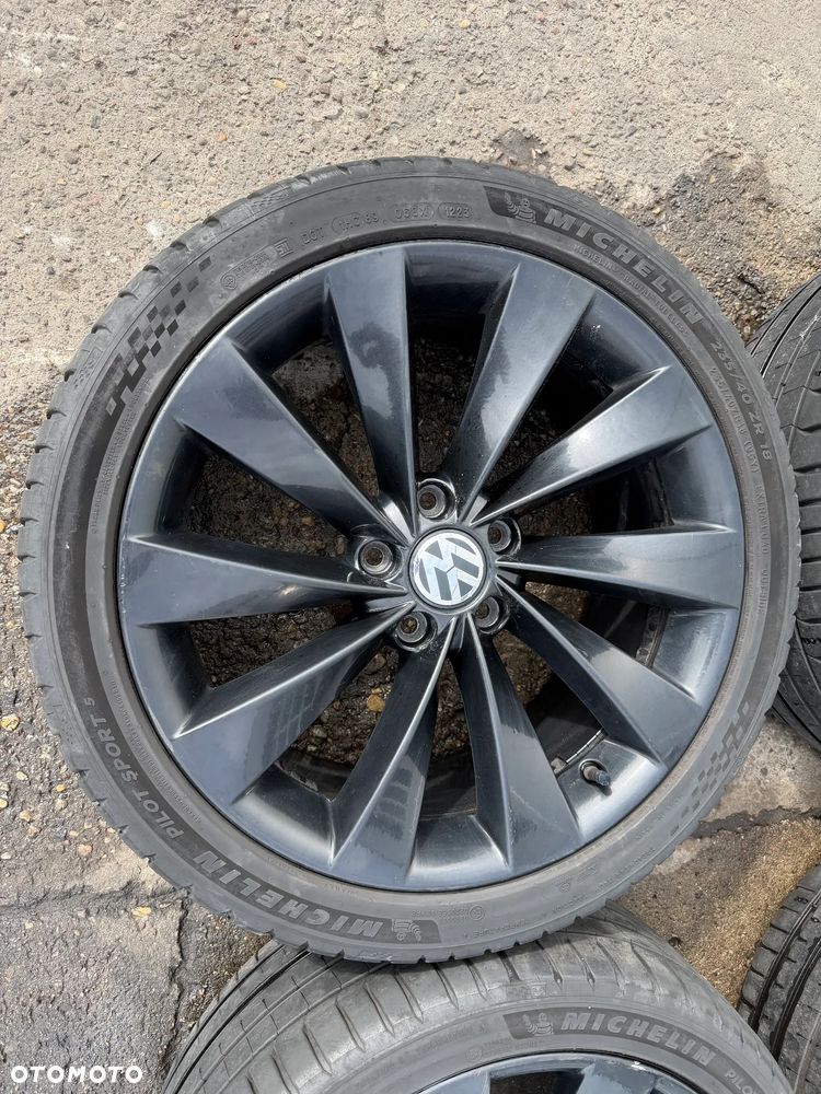 VW Scirocco 2,0 TDI alufelgi z oponami 235/40/18 - 3