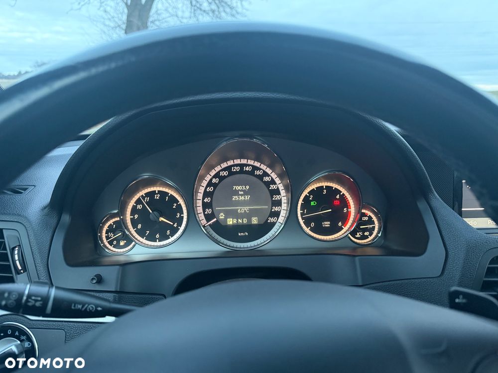 Mercedes-Benz Klasa E - 15