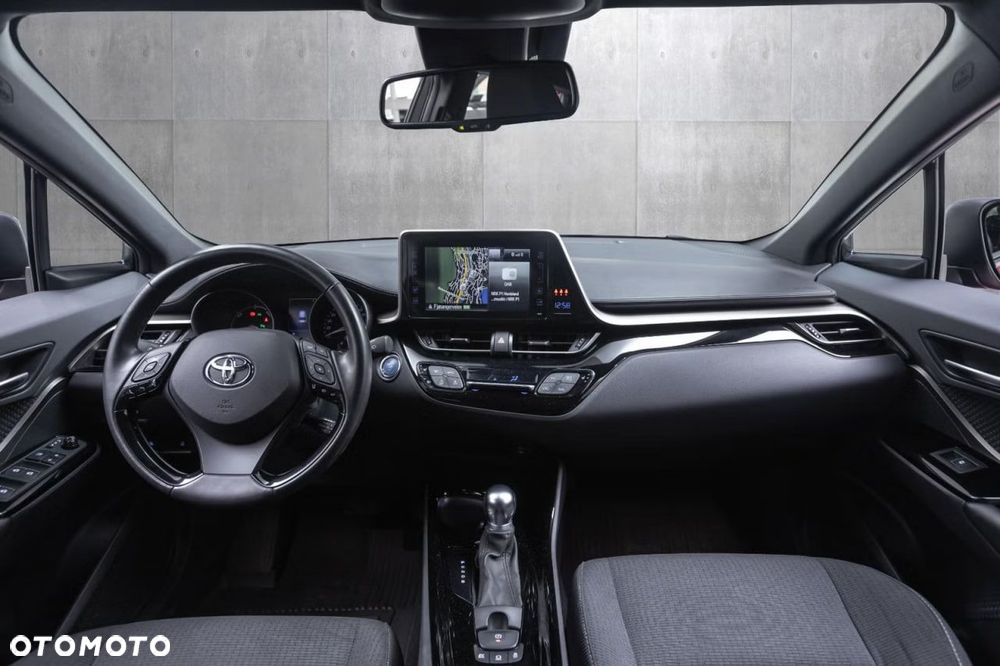 Toyota C-HR Lounge - 11