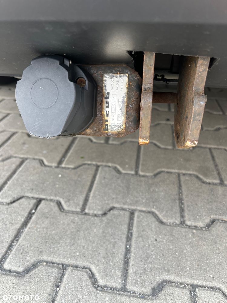 Audi A6 Avant 2.4 - 12