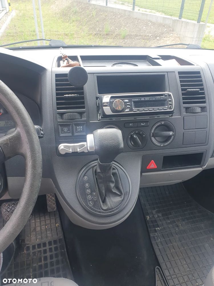 Volkswagen Transporter - 28