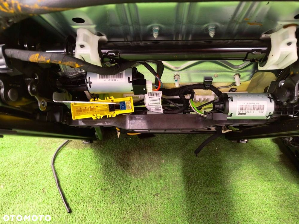 MINI COUTRYMAN F60 ŚRODEK TAPICERKA FOTELE KANAPA BOCZKI PAMIĘĆ - 7