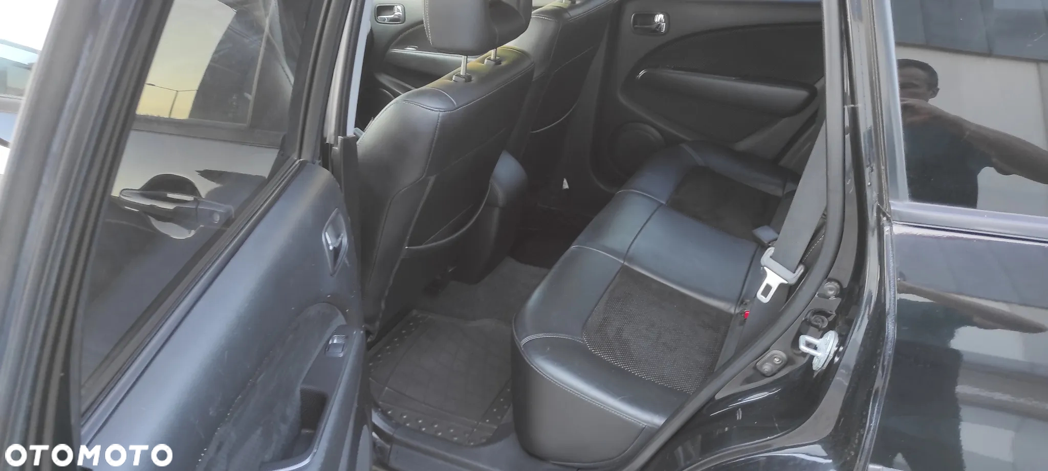Mitsubishi Outlander 2.0 Turbo 4WD - 11